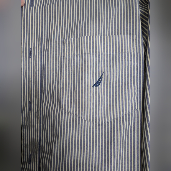 Nautica Stripped Shirt M - Picture 5 of 8
